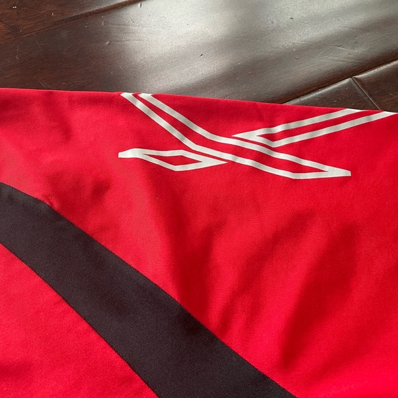 Mens Hind Running/Working Out Compression Shirt Red and Black Size Medium - Picture 4 of 6